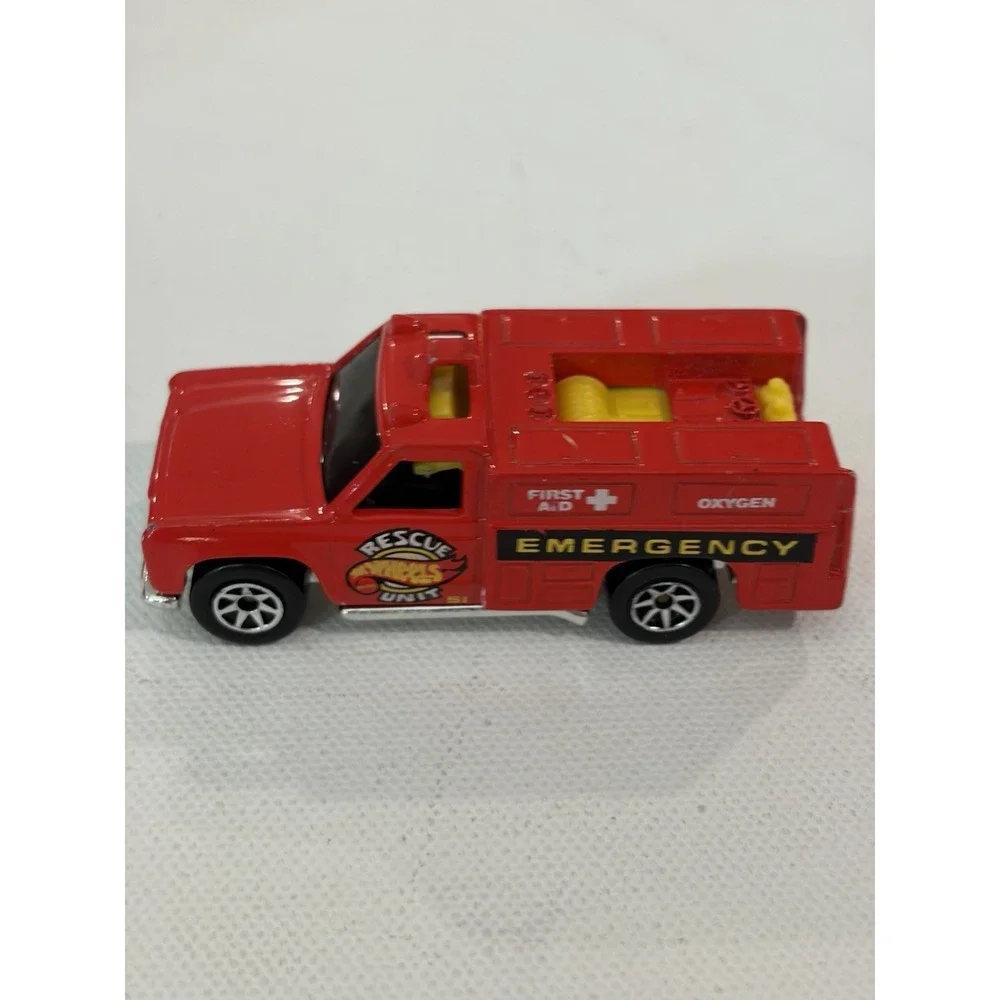 Hot Wheels 1974 Rescue Unit Fire Truck Red 1:64 Diecast Dodge Mattel Vintage